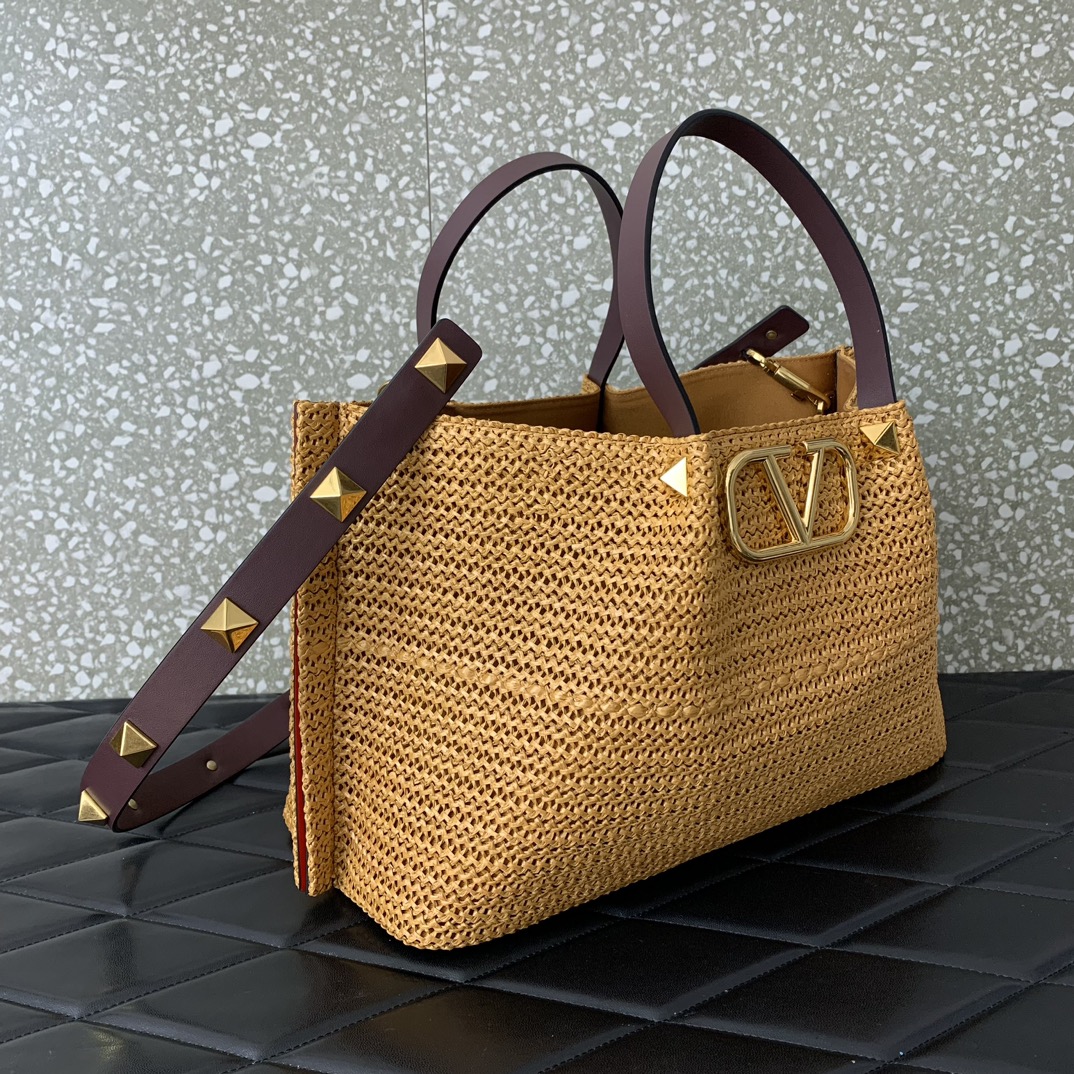 Valentino Garavani Medium Shoulder Bag in Chocolate Synthetic Raffia 